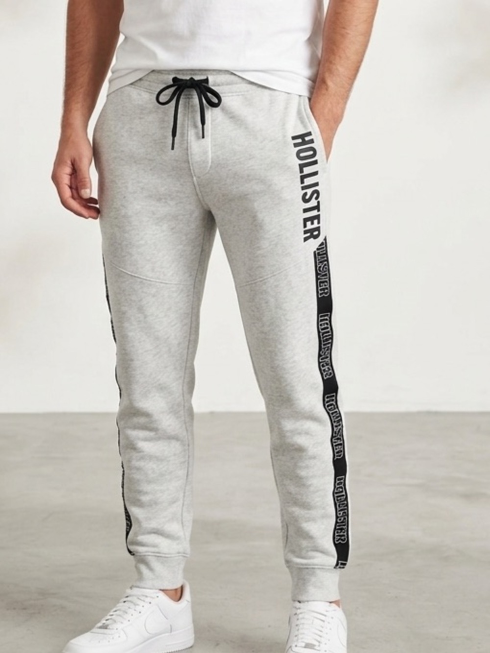Hollister Black and Light Gray Logo Waistband Sweatpants Mens size medium